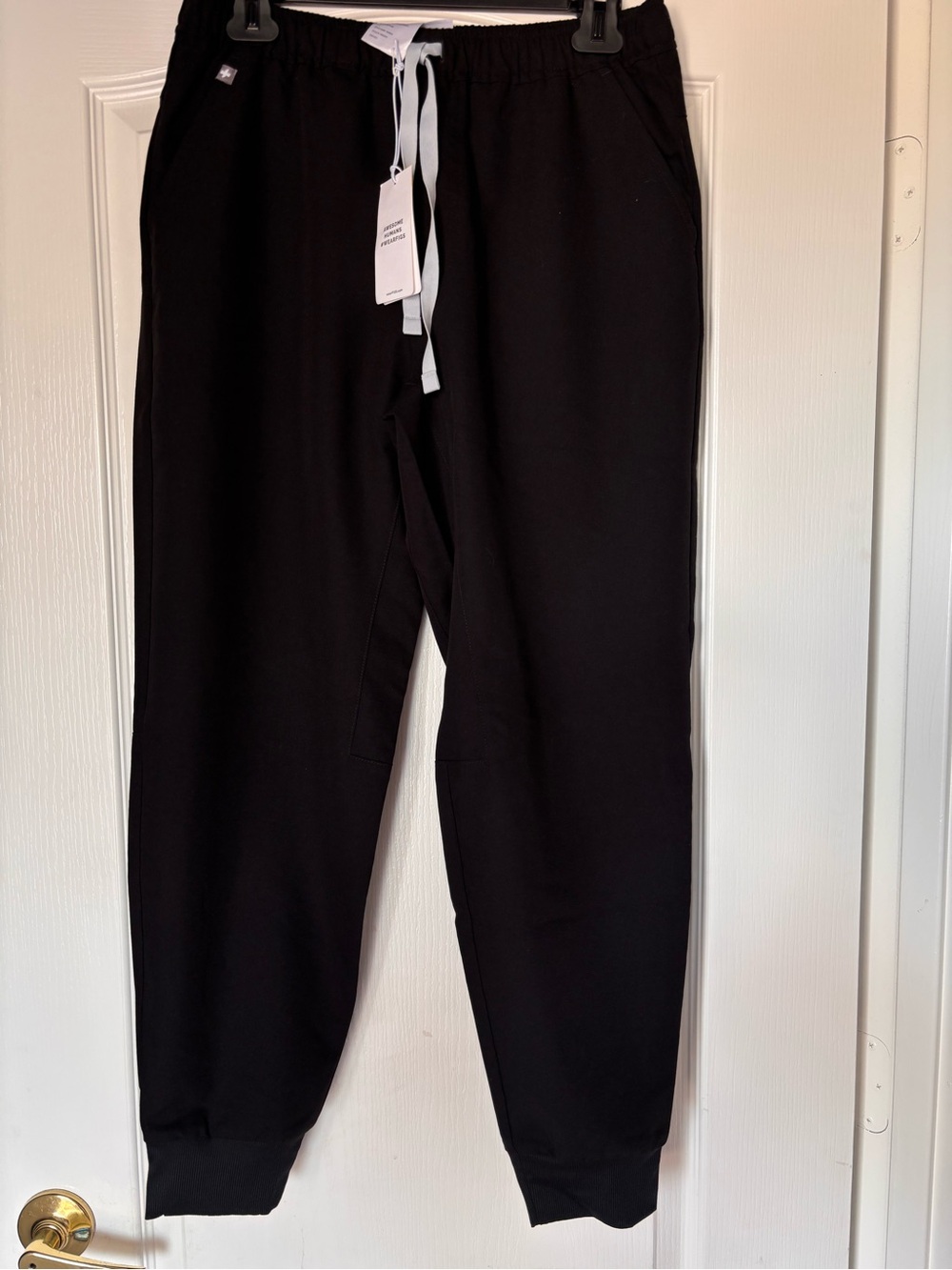 FIGS Men’s Tansen Jogger Scrub Pants Black Size Medium NEW